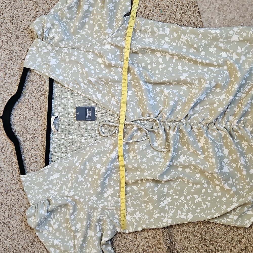 NWT Abercrombie & Fitch Sage Floral Blouse - Picture 5 of 8